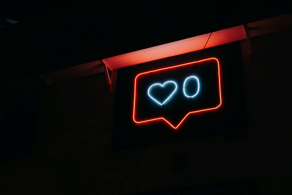 La sindrome FOMO (Fear Of Missing Out) – che cos'è e come si manifesta